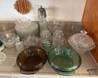 1516 Kitchen Dishware