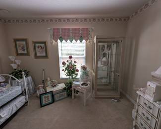 Curio, Decorator items, Dolls