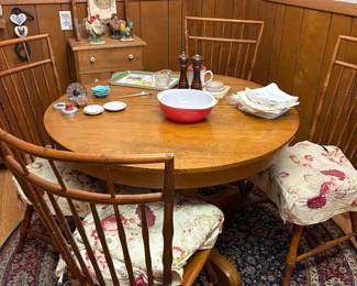 Round table, dining table