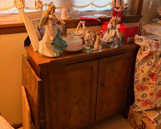 Vintage furniture, figurines, dolls