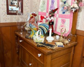 Vintage quilt, vintage wash stand