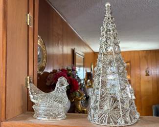 Christmas decor, nesting hen