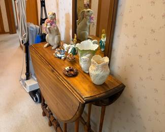 Drop leaf table, vintage McCoy, bunny decor