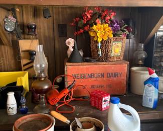 Gardening, primitive decor