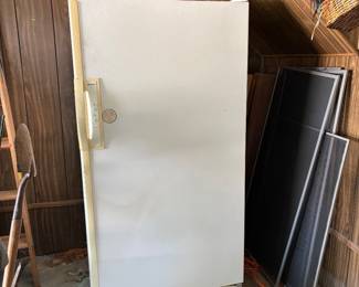 Upright freezer