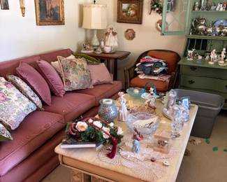 Vintage furniture, figurines, Fenton baskets