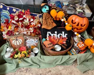 Halloween & fall decor lot 