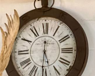 Large wall clock 