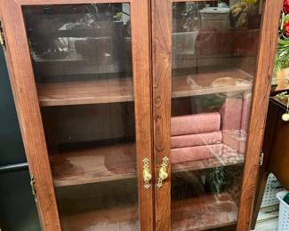 Vintage 2-Door Bookcase/Shelf