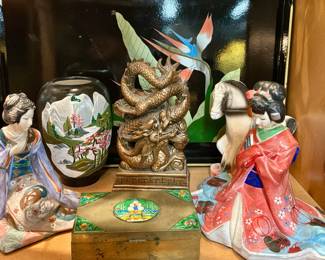 Vintage ceramic geishas and more 