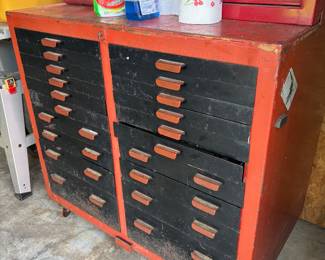 Heavy duty toolbox