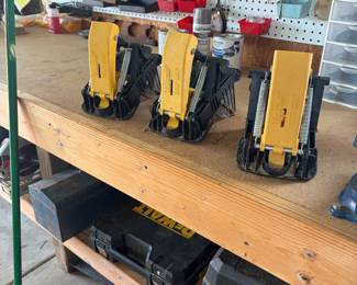 Tomcat mole traps