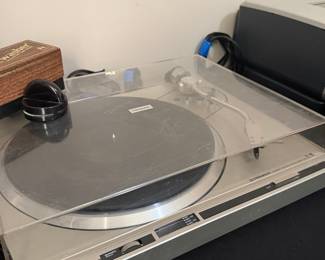 Pioneer PL-200 Direct Drive Turntable