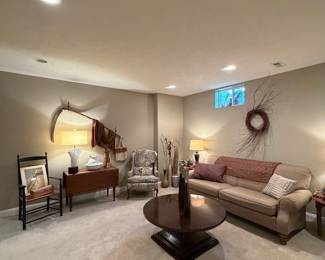Dark Wood Round Pedestal Coffee Table