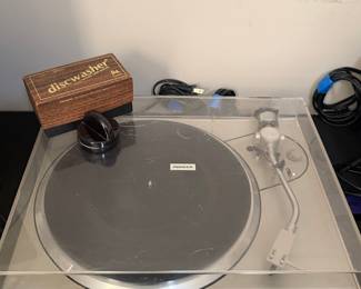 Pioneer PL-200 Direct Drive Turntable with Discwasher D4 System