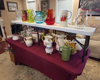 Many unique pitchers