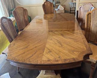 #14 - $950 - Thomasville dining table 68"L + 1 leave 20"x30Hx44W with 5 chairs & 1 arm - Burl walnut veneer