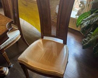 #14 - $950 - Thomasville dining table 68"L + 1 leave 20"x30Hx44W with 5 chairs & 1 arm - Burl walnut veneer