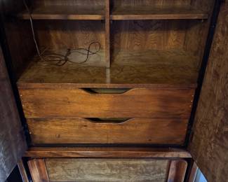 #55 -$650 - King size bed Oak SUITE Therapeutic soft mattress clean - 2 night stands 17x22x17 + dresser 72x30x19 & mirror + Tall chest 35x56Tx19