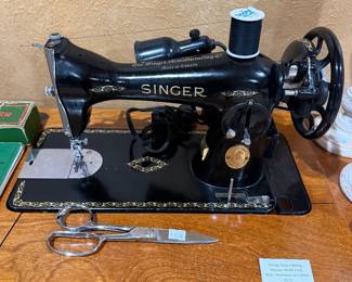 Vintage Singer Sewing Machine Model 15-91 With Attachments & Cabinet