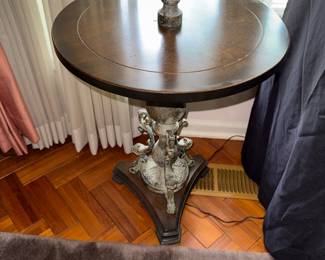 Metal and wood table lamp