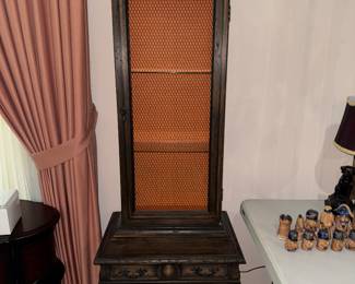 Cabinet on chest