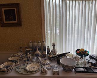 Blue and white China pieces