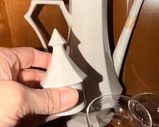 The COOLEST looking coffee pitche/decanter, server, o have ever had the pleasure of selling!!!!