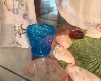 Love this deep turquoise color cup
