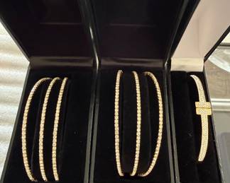 Assorted costume jewelry