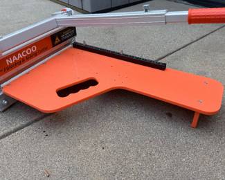Flooring and siding cutter