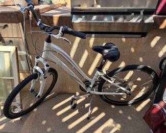 Women’s off road bicycle