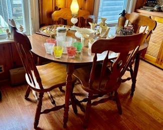 Extendable Dining Room Set