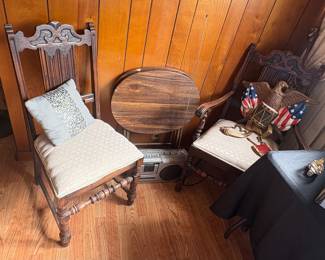 Accent Chairs