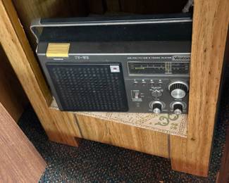 Veston Radio