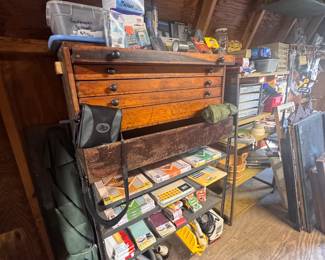 Machinist chest, sandpaper, sponges, tools