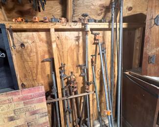 Pipe wrenches, C clamps