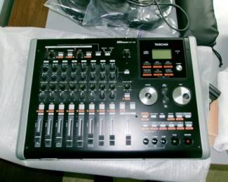 TASCAM DP02 PORTASTUDIO