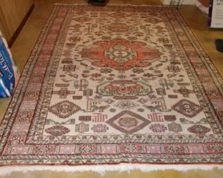 OREINTAL HAND WOVEN CARPET