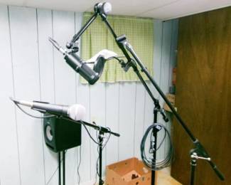 MICROPHONES STANDS