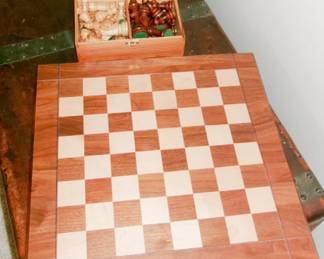 CHESS SET