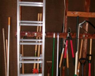 LADDER YARD TOOLS