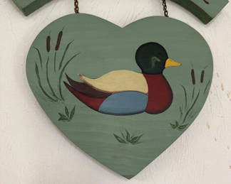 Lot 2: Heart-shaped sign with duck illustration and Welcome arch