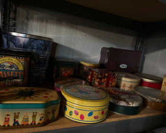 Lot 255: Assorted decorative metal tins