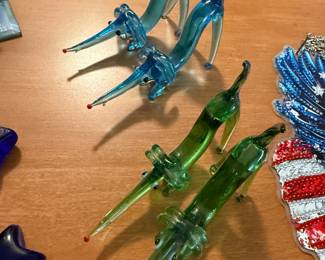 Glass dogs