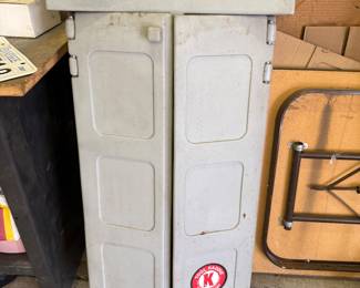 Plastic shelf