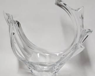 440 Lot 358h Vintage Vannes large centerpiece bowl