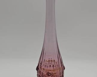 604 Lot 486h Vintage Fenton Cabbage Rose bud vase