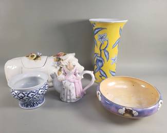 490 Lot 389 Group of porcelain and ceramic planters, vase, etc
