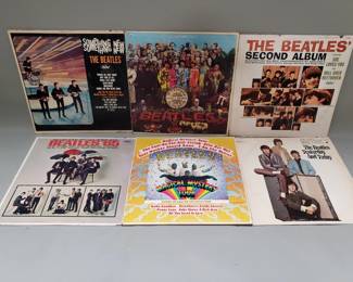 104 Lot 311 Group of vintage Beatles LP records, Sgt. Peppers